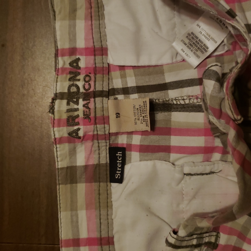 Shorts - Picture 4 of 5